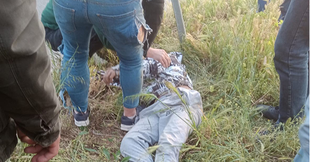 Kontrolden çıkan motosiklet devrildi: 1’i ağır 2 yaralı