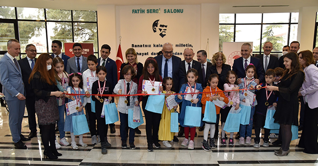 Vali Karadeniz, ‘Gıda Kahramanları’ resim sergisi ve ödül törenine katıldı