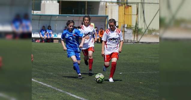 Kız ve Erkek Futbol Türkiye şampiyonası Manisa’da başladı