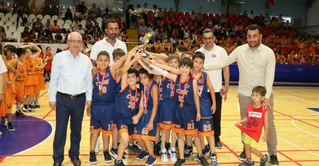 Basketbol Altyapı Buse Görer Sezonu Şampiyonları Belli Oldu