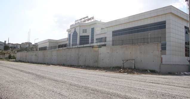 Kula'nın yeni hastane çevresindeki asfaltlama çalışmaları sona erdi