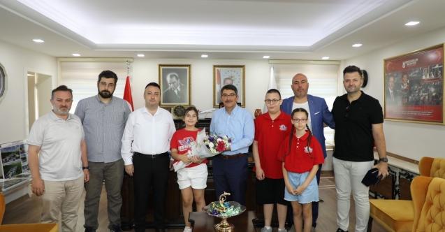 Bilim Sanat Merkezinin Başarılı Öğrencilerinden Başkan Çelik'e Teşekkür