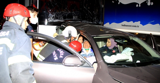 Faciaya Ramak Kaldı! Otobüs ve 2 Otomobilin Büyük kazası