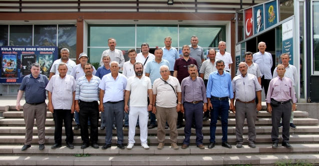 Muhtarlar, tayini çıkan kaymakam için bir araya gelip imza topladı