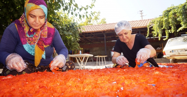 Sarıgöllü Kadınların El Emeği Ürünlerine Talep Yağıyor