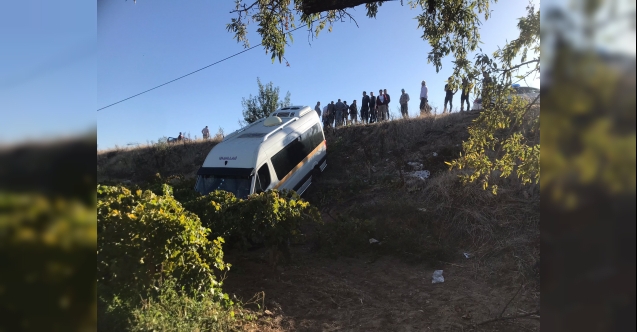 Öğrenci Servisi Üzüm Bağına Uçtu: 5'i Öğrenci 6 Yaralı