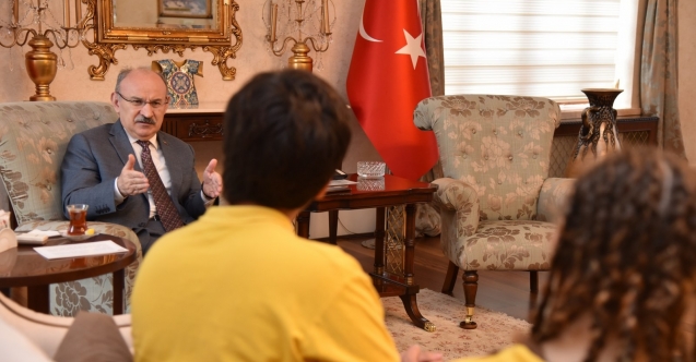 Vali Karadeniz, Dergi Çıkarmaya Hazırlanan Öğrencilerin Sorularını Yanıtladı
