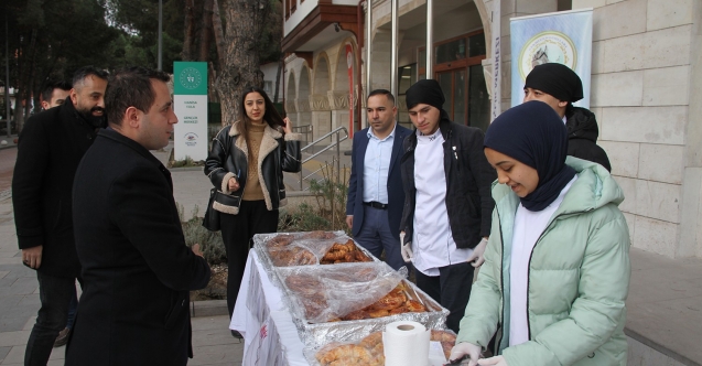 Öğrenciler Kendi Elleriyle Yaptığı Kahvaltılıkları Duru Bebek için Sattı