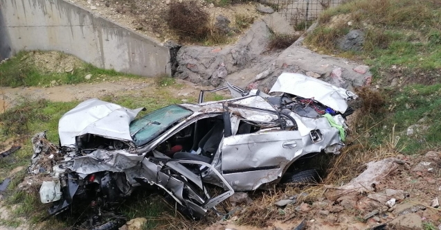 Soma’da Kontrolden Çıkan Otomobil Şarampole Uçtu: 2 Ağır Yaralı
