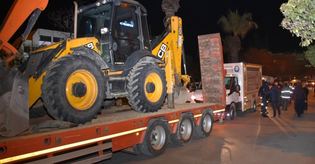 Salihli Belediyesi Deprem Bölgesine İş Makinesi ve Personel Gönderdi
