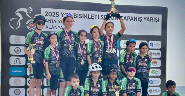 Akhisarlı pedallar Alanya’da zirveye tırmandı