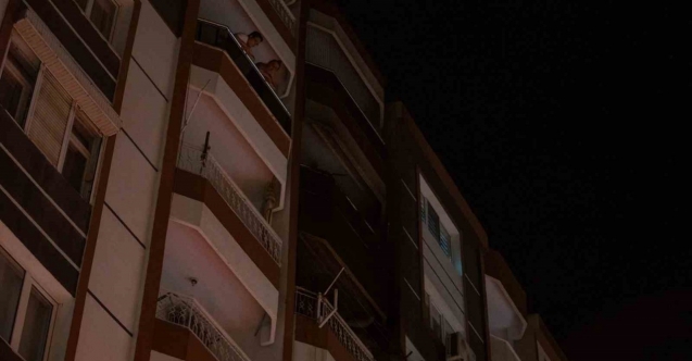 Kendisinden şikayetçi olan eşine kızıp evi ateşe verdi