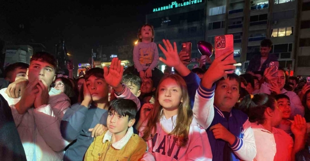 Manisa’da ertelenen Aleyna Tilki coşkuyla gerçekleşti
