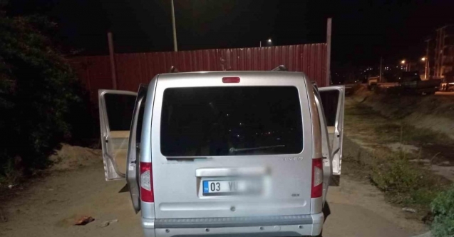 Polis ile ehliyetsiz sürücü arasında kovalamaca