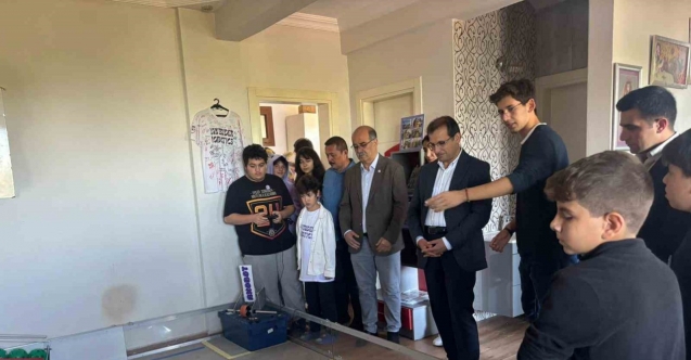 Salihli Kaymakamı Güldoğan, geleceğin bilim insanlarıyla buluştu