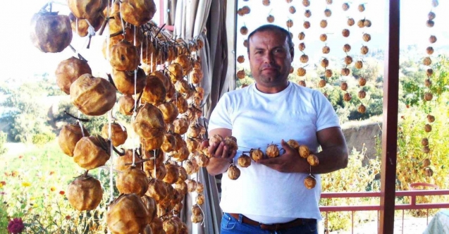Sarıgöl’de balkonlar cennet elmasıyla renklendi