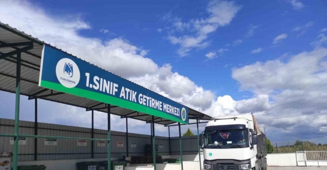 Yunusemre’de 3 bin 200 kilogram ilaç toprağı zehirlemeden imha edildi