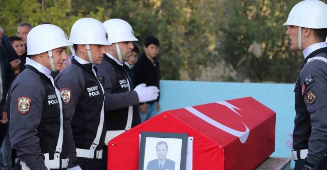 Emekli Emniyet Müdürü dualarla toprağa verildi