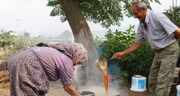 Evlerde geleneksel pekmez telaşı