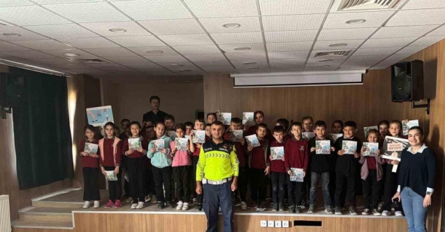 Jandarma trafik timinden öğrencilere eğitim