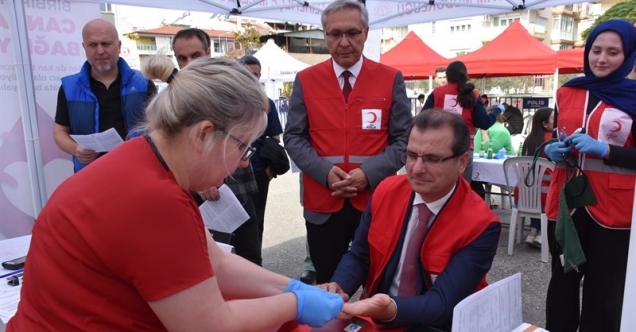 Salihli’den Kızılay’a rekor kan bağışı