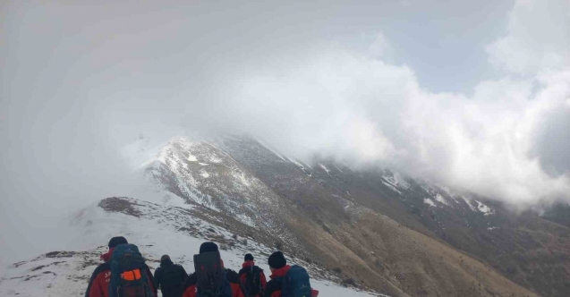 Manisa’da kayıp amatör dağcıyı arama ve kurtarma çalışmaları devam ediyor