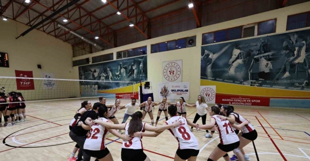Manisa’da Yıldız Kızlar Voleybol İl Şampiyonu Değerli Zamanlar Spor Kulübü oldu