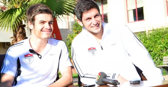 BÜLENT VE BERKAY İDDİALI KONUŞTU