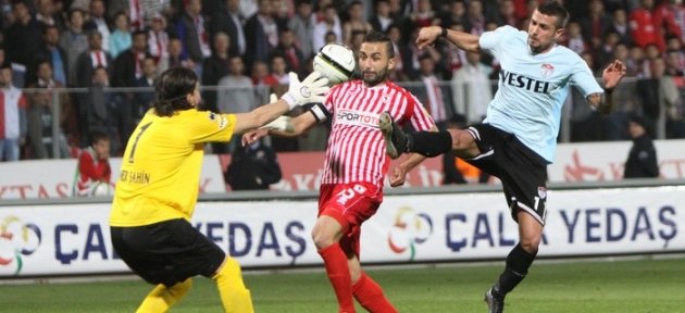 “MANİSASPOR'A TAKIKLAR!“