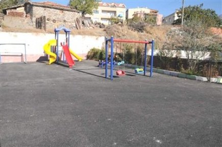 Öğretmen Şükran Bilgiler'e Bahçe Düzenlemesi