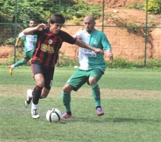 Turgutluspor Sakarya'da Galip