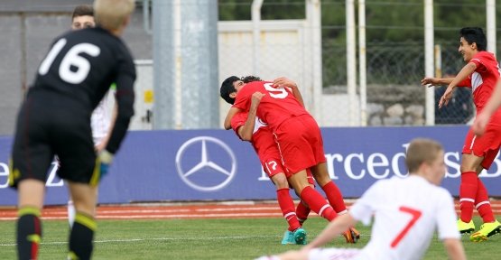 TÜRKİYE FİNALE YÜKSELDİ! 4-0