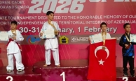 Alaşehirli karateciler Bakü’de madalyaları kaptı
