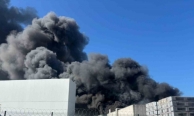 Oyuncak fabrikasında çıkan yangın korkuttu