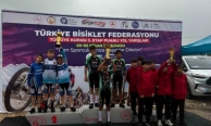 Akhisarlı bisikletçiler Türkiye Kupası’nda zirvede