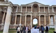 Uluslararası öğrenciler Sardes’te tarihle buluştu