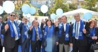 Otizim'de farkındalık için gökyüzüne mavi balon salındı