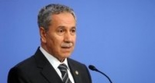 BÜLENT ARINÇ DAĞ TAŞ ZEYTİN AĞAÇLARIYLA DOLU