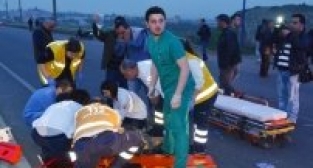 MANİSA'DA TRAFİK KAZASI 2 ÖLÜ 2 AĞIR YARALI