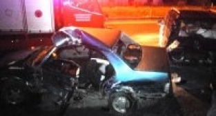 ZİNCİRLEME TRAFİK KAZASI 1ÖLÜ 4 YARALI