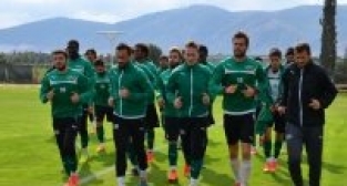 AKHİSAR BELEDİYESPOR KUPA İÇİN SAHADA