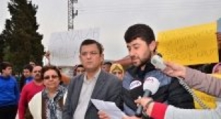 Mahkum yakınlarından cezaevi önünde eylem