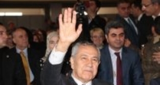 BÜLENT ARINÇ SEÇİM BARAJINI SAVUNDU