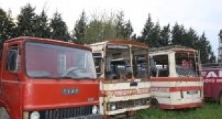 BÜYÜKŞEHİR'E HURDA ARAÇ FİLOSU