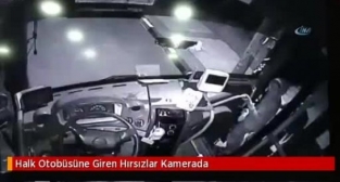Manisa halk otobüsündeki hırsılık kameralara yakalandı
