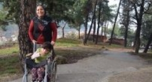 ENGELLİ MERYEM İÇİN 40 METRE BETON YOL YAPILDI