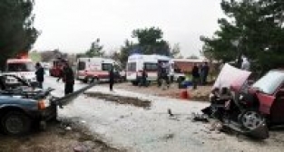 MANİSA'DA TRAFİK KAZASI 7 YARALI