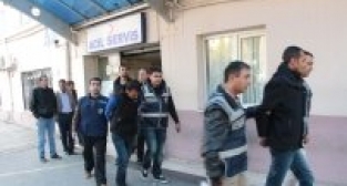 TELEFONLA 600 BİN LİRA DOLANDIRAN ŞÜPHELİLER ADLİYEDE