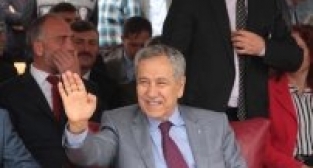 Bülent Arınç: Maceraya paydos, istikrara devam