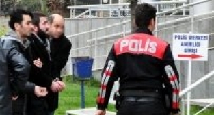 MÜZİKHOL'DE CİNAYET 4 KİŞİ GÖZALTINA ALINDI